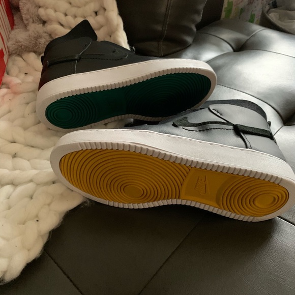 SOLD//Vandalized LX (7.5 women’s) new - Picture 3 of 7